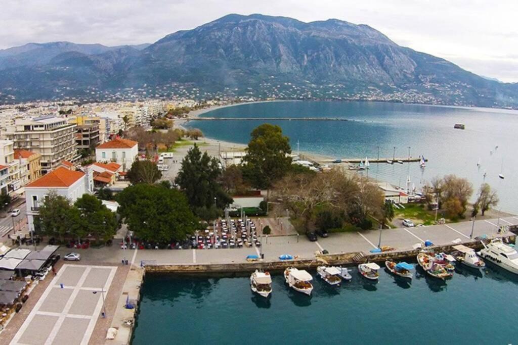 Apartamento Stylish River Flat, Near The Center And The Beach Kalamata Exterior foto