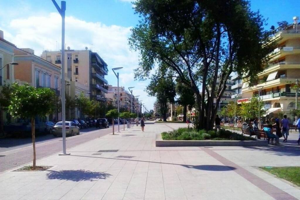 Apartamento Stylish River Flat, Near The Center And The Beach Kalamata Exterior foto